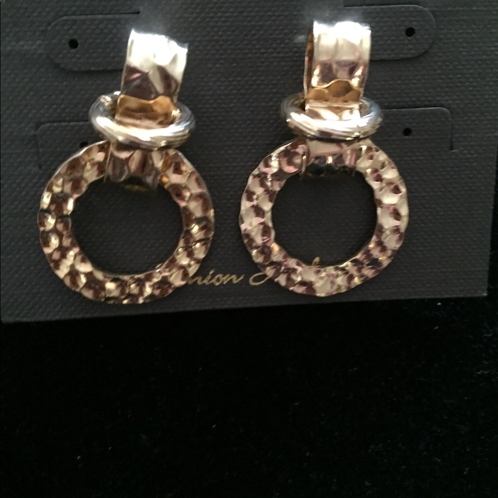 Jewelry - Picture 3 of 6
